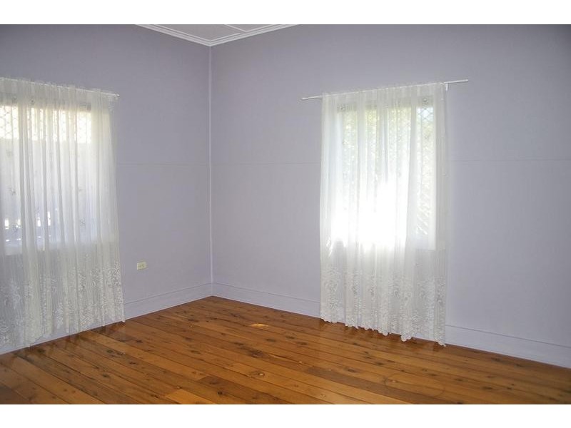44 Pratten Street, Dalby QLD 4405