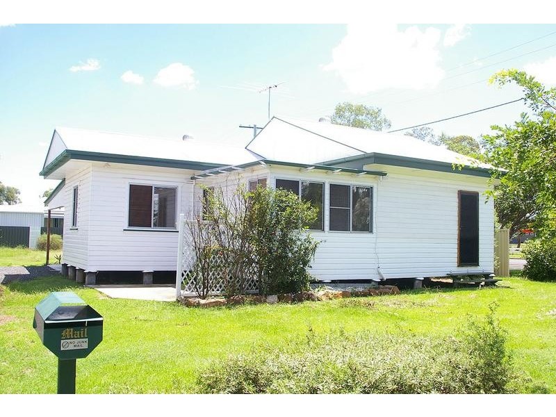 38 Aerodrome Road, Dalby QLD 4405