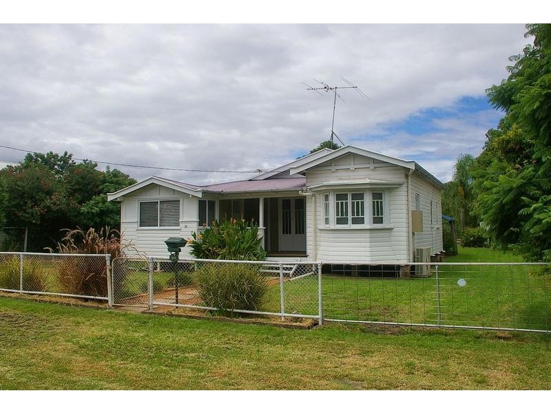 29 Nicholson Street, Dalby QLD 4405