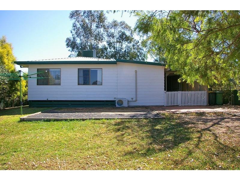 31 College Crescent, Dalby QLD 4405