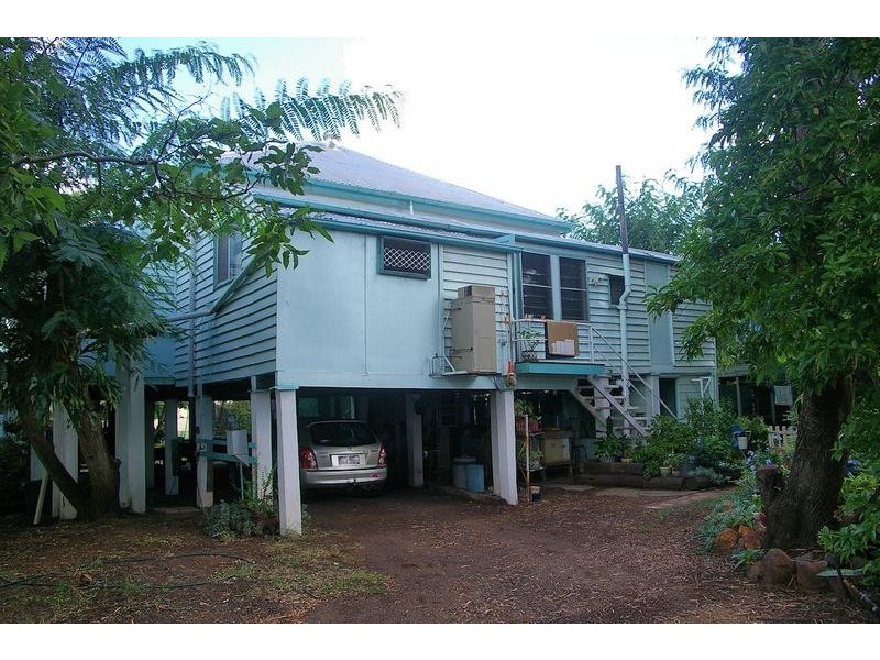 9 Blaxland Road, Dalby QLD 4405