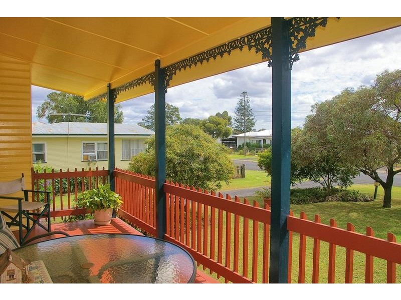 11 Geisel Street, Dalby QLD 4405