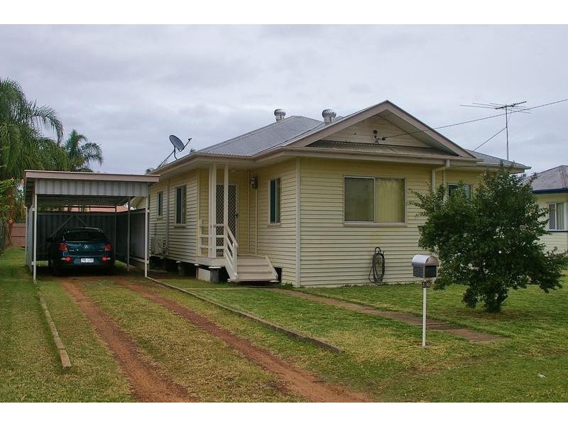 16 Palmer Street, Dalby QLD 4405