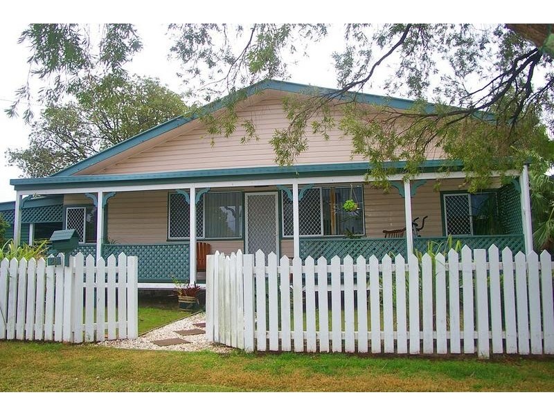 26 Pratten Street, Dalby QLD 4405