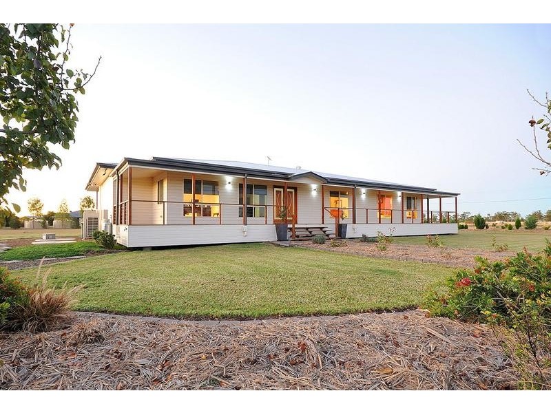84 Southern Cross Drive, Dalby QLD 4405