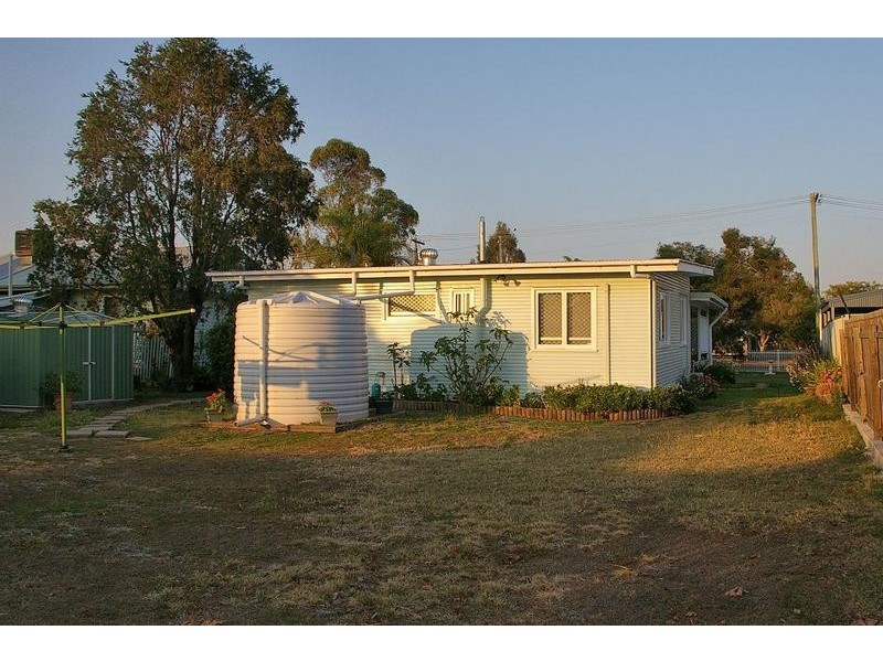 20 Knox Street, Dalby QLD 4405