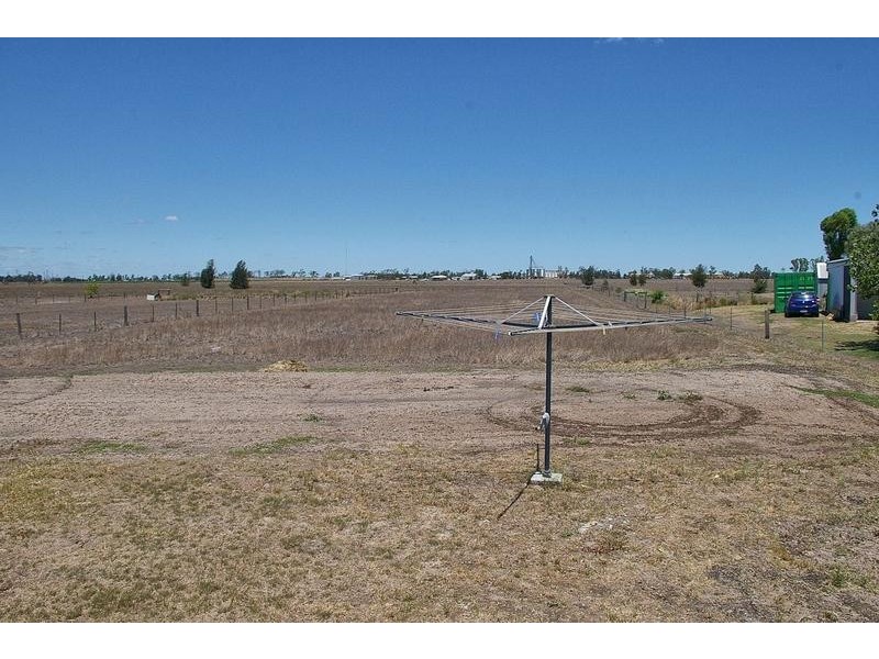 98 Hedge Road, Dalby QLD 4405