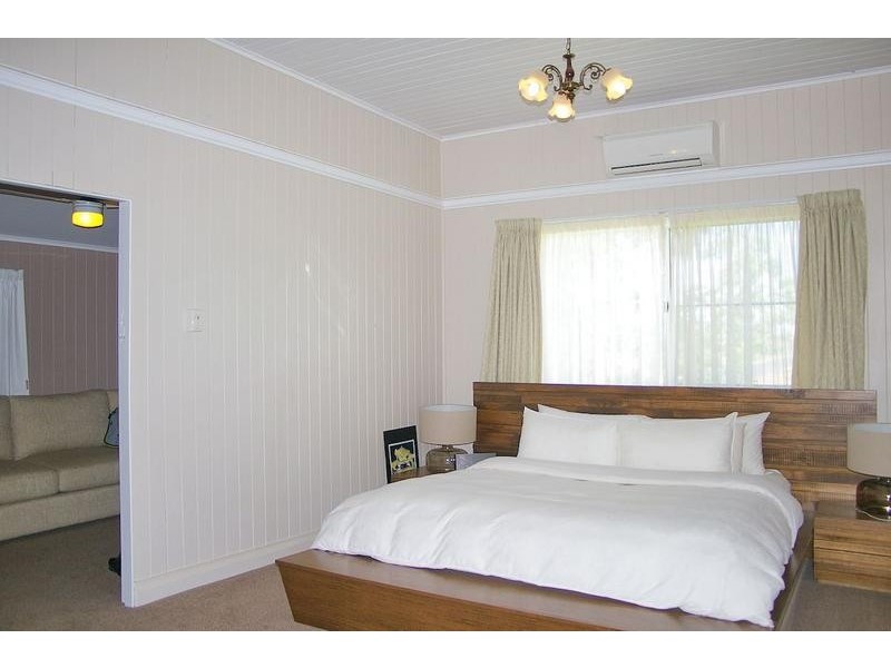 70 Mahon Street, Dalby QLD 4405