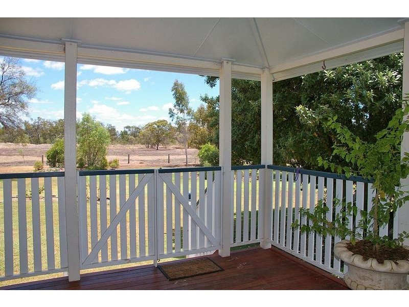 70 Mahon Street, Dalby QLD 4405