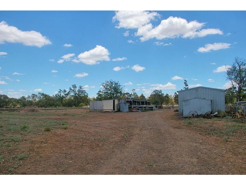 70 Mahon Street, Dalby QLD 4405