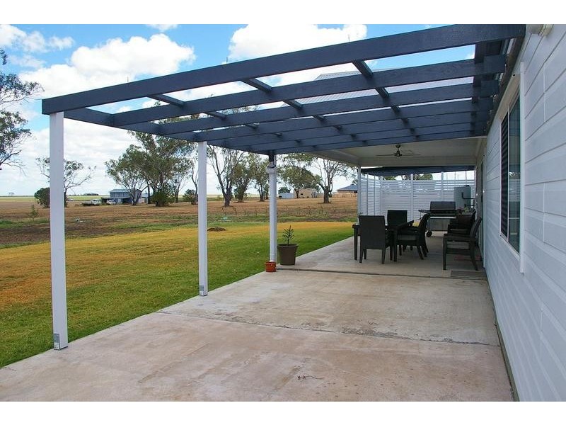 34 Hustons Place, Dalby QLD 4405