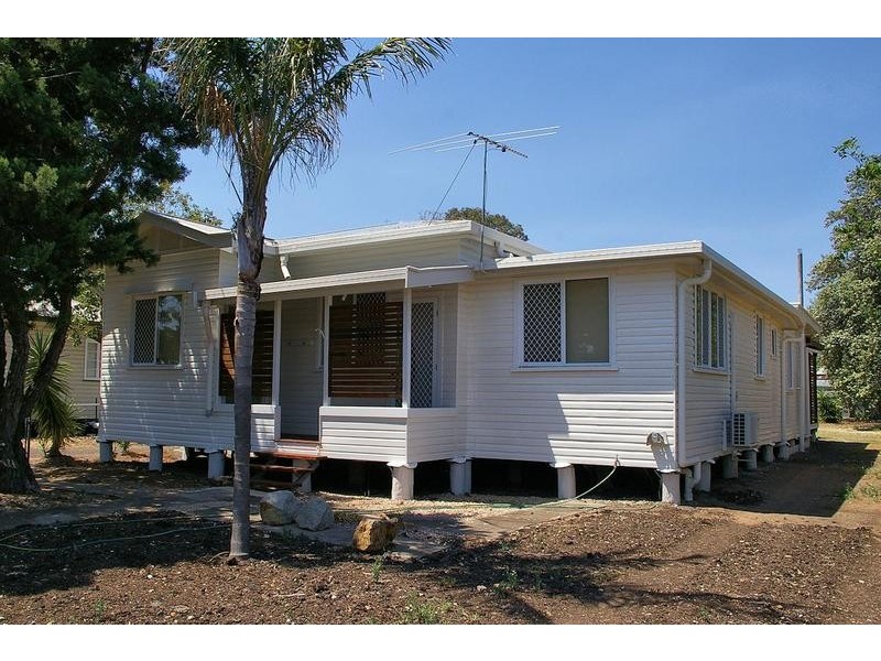 77 Edward Street, Dalby QLD 4405