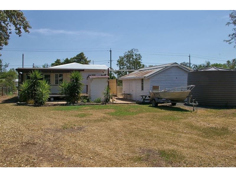 77 Edward Street, Dalby QLD 4405
