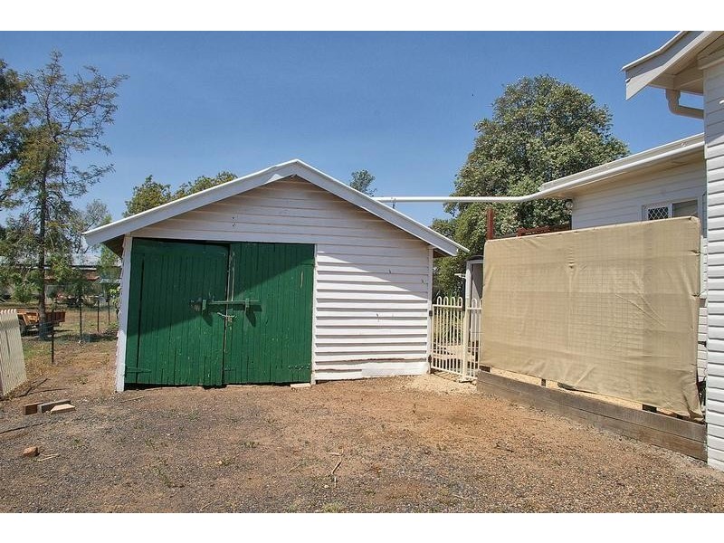 77 Edward Street, Dalby QLD 4405