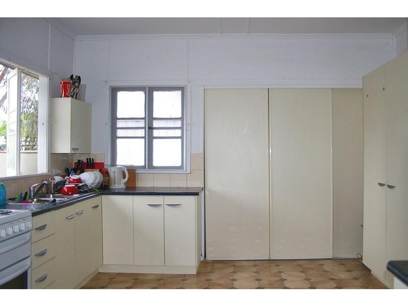 90 Orpen Street, Dalby QLD 4405