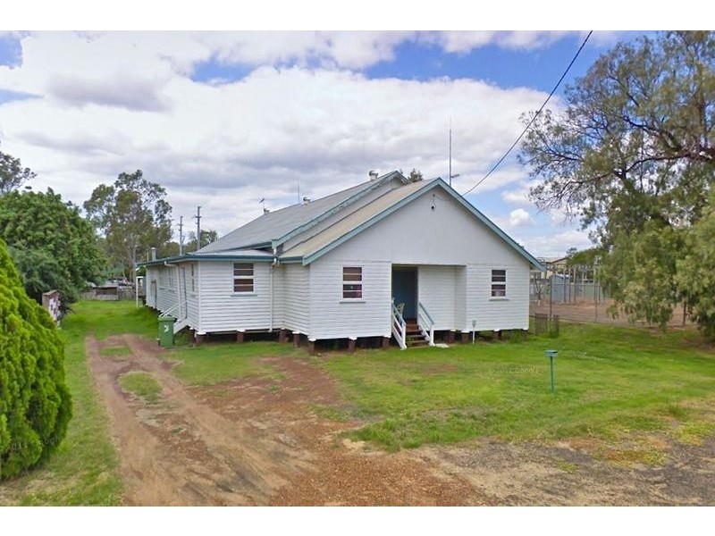 3 Knowles Street, Dalby QLD 4405
