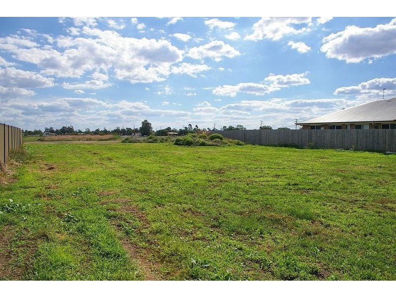 10 Baystone Street, Dalby QLD 4405