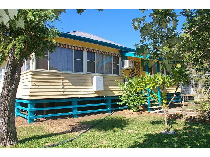 16 Annie Street, Dalby QLD 4405