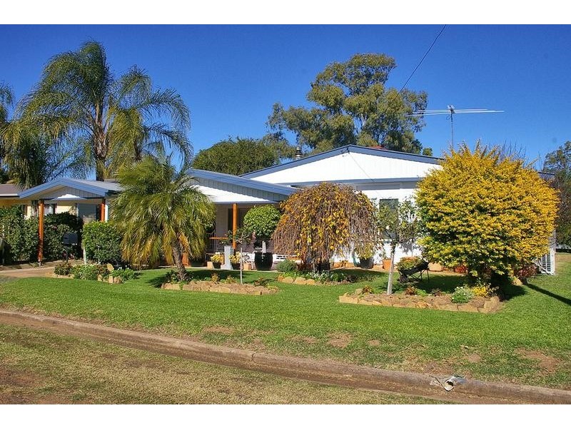 8 Hawthorne Street, Dalby QLD 4405