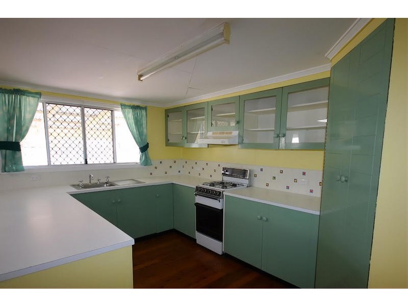 4 Pratten Street, Dalby QLD 4405
