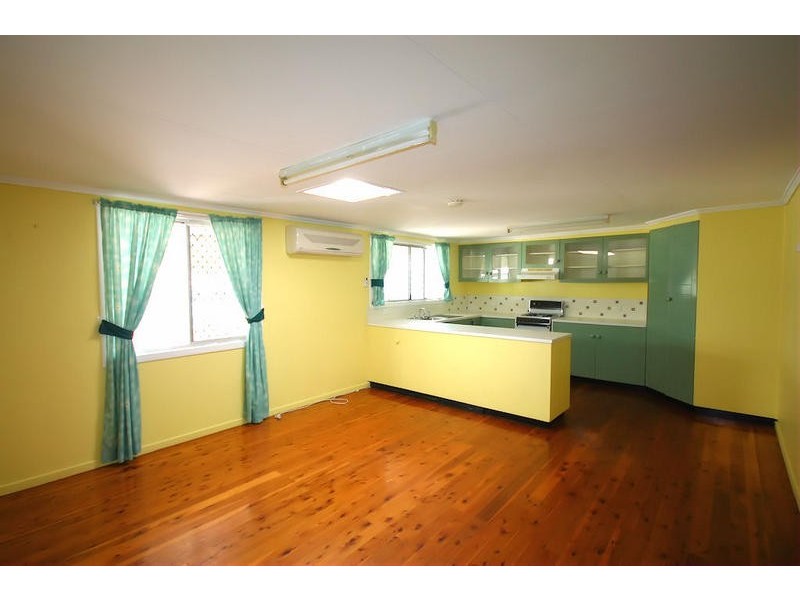 4 Pratten Street, Dalby QLD 4405