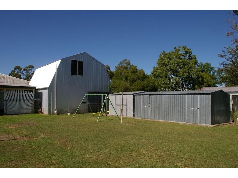 4 Pratten Street, Dalby QLD 4405