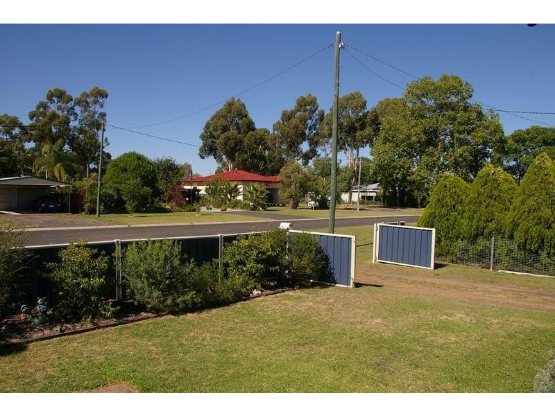 4 Pratten Street, Dalby QLD 4405