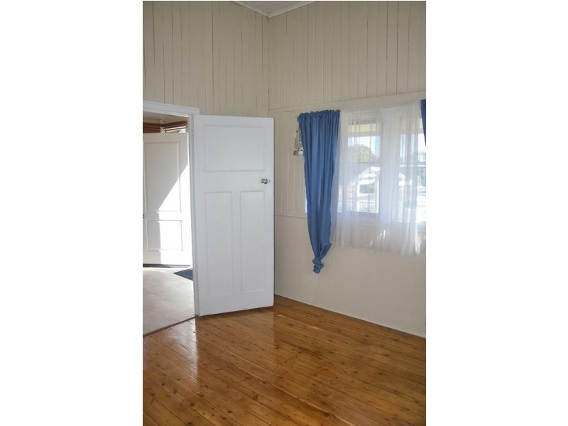 4 Fortescue Street, Dalby QLD 4405