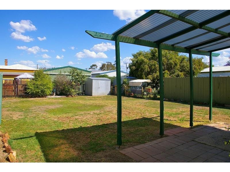 4 Fortescue Street, Dalby QLD 4405