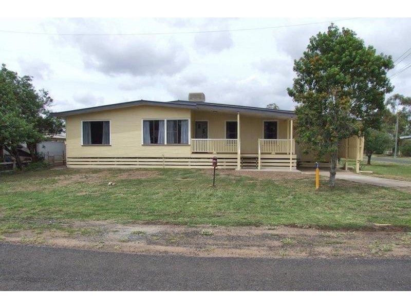 2 Knox Street, Dalby QLD 4405