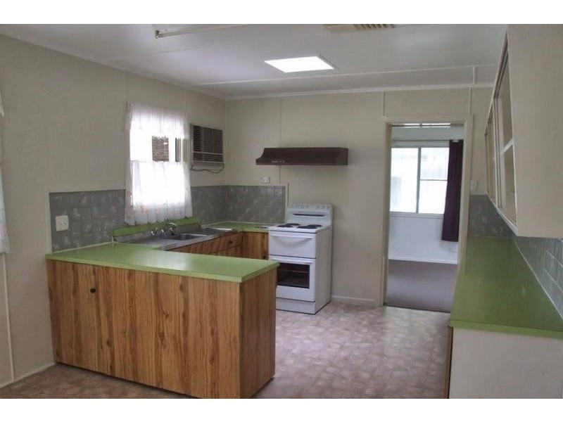 2 Knox Street, Dalby QLD 4405