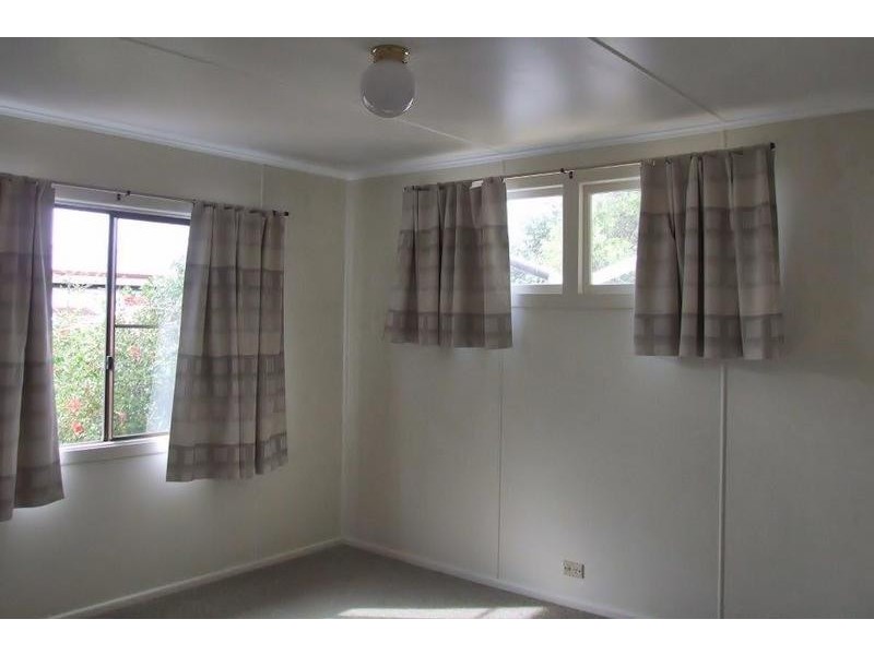 2 Knox Street, Dalby QLD 4405