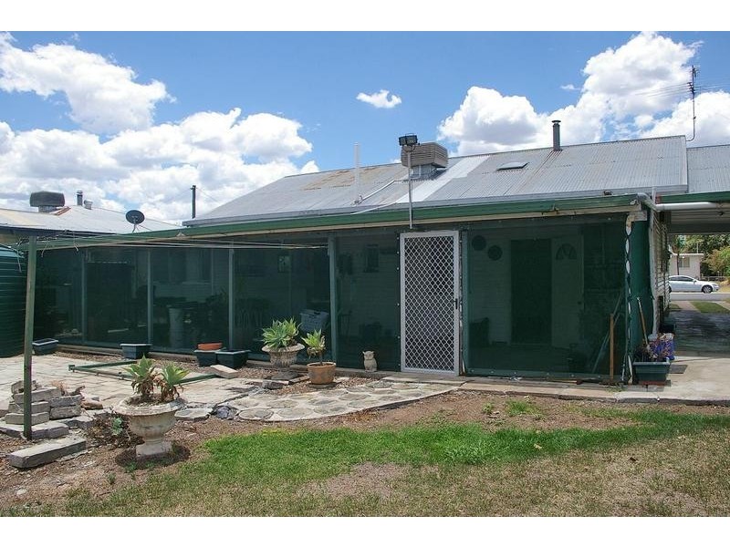 96 Edward Street, Dalby QLD 4405