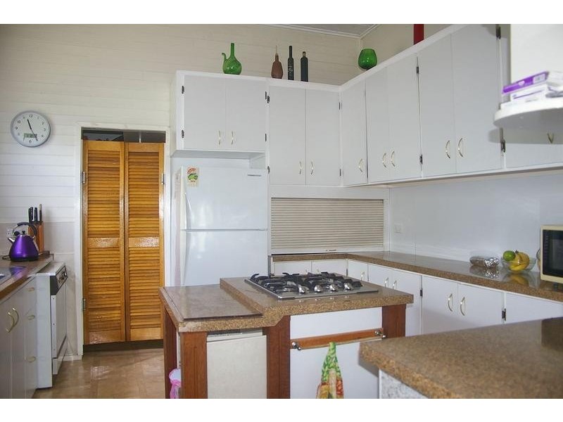 8 Mccay Street, Macalister QLD 4406