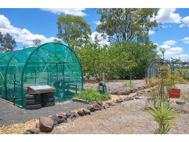 8 Mccay Street, Macalister QLD 4406