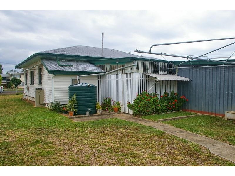 14 Moreton Street, Dalby QLD 4405