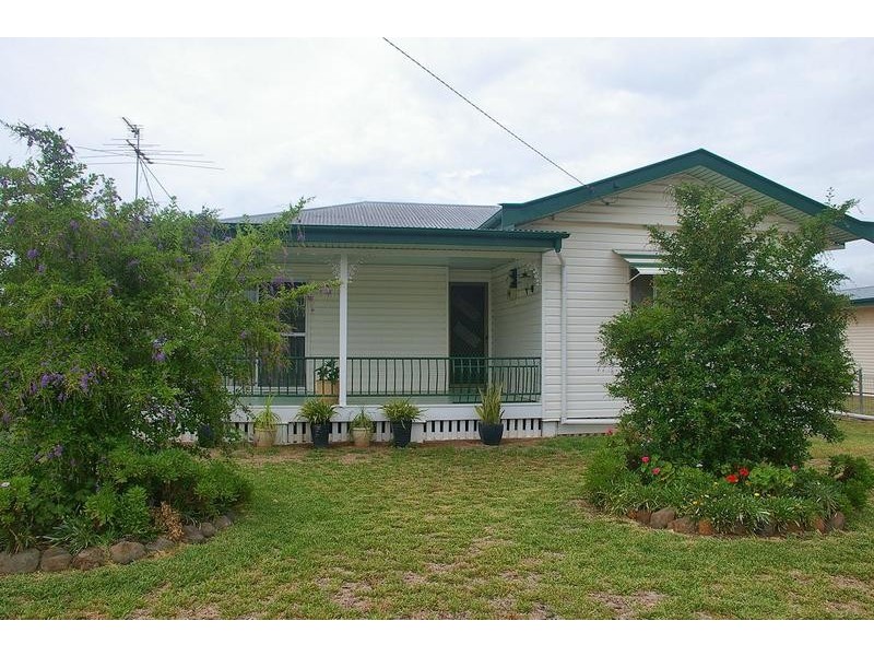 14 Moreton Street, Dalby QLD 4405