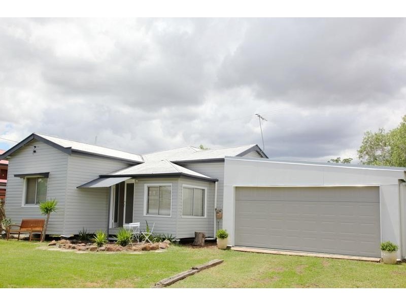 23 Bunya Street, Dalby QLD 4405