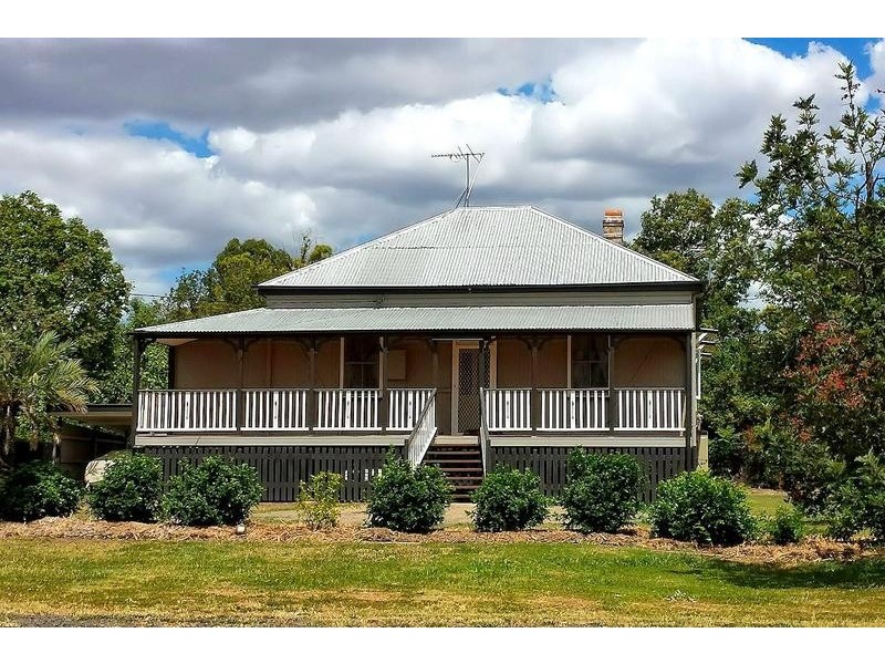 11 Myall Street, Dalby QLD 4405