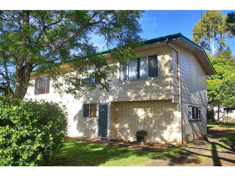 12 Thorley Street, Dalby QLD 4405