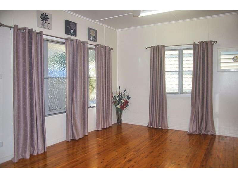 8 Swan Street, Dalby QLD 4405