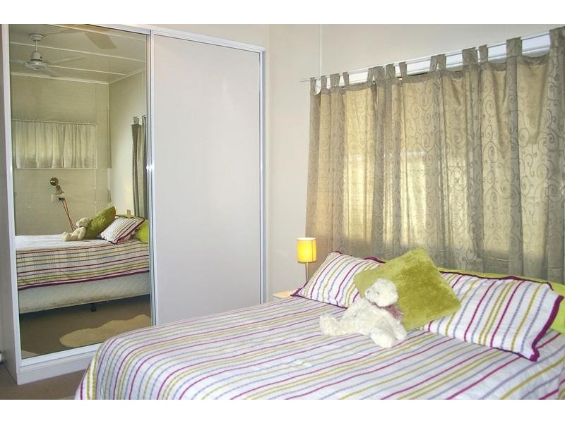 8 Swan Street, Dalby QLD 4405