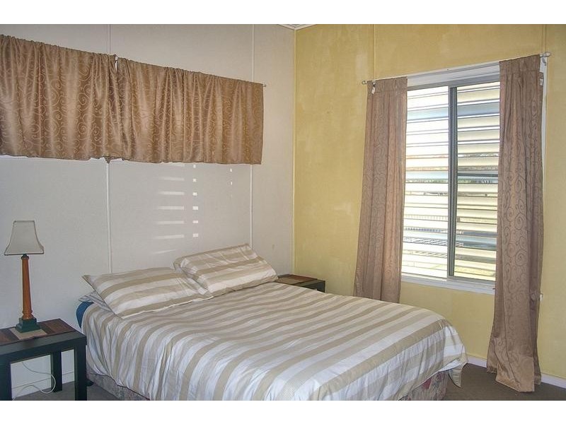 8 Swan Street, Dalby QLD 4405