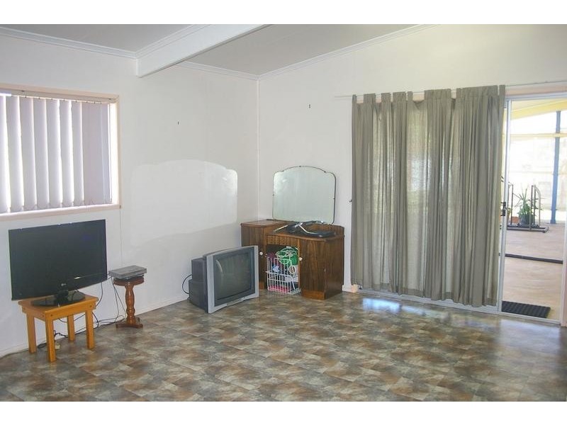 8 Swan Street, Dalby QLD 4405