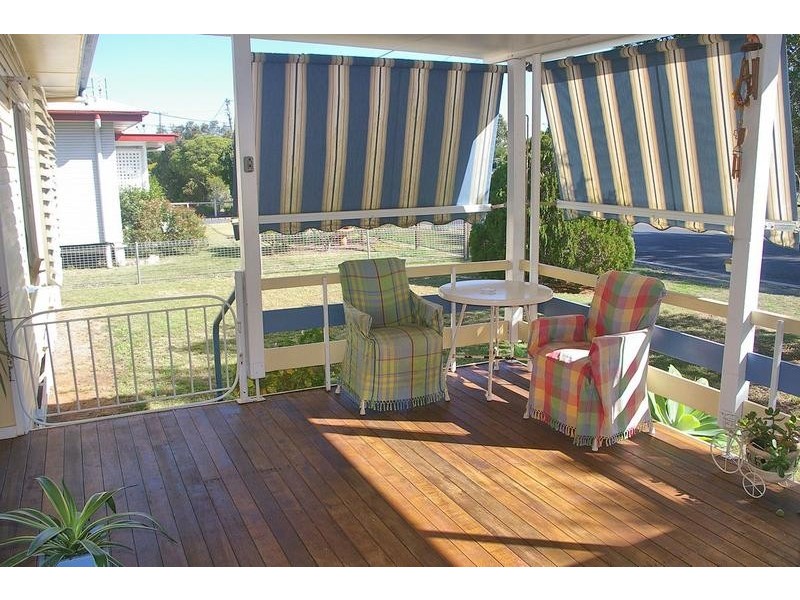 8 Swan Street, Dalby QLD 4405