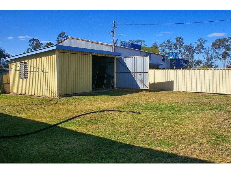 8 Swan Street, Dalby QLD 4405