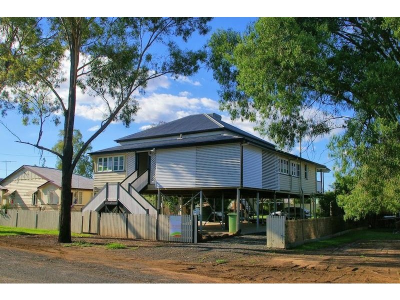 7 Loam Street, Dalby QLD 4405