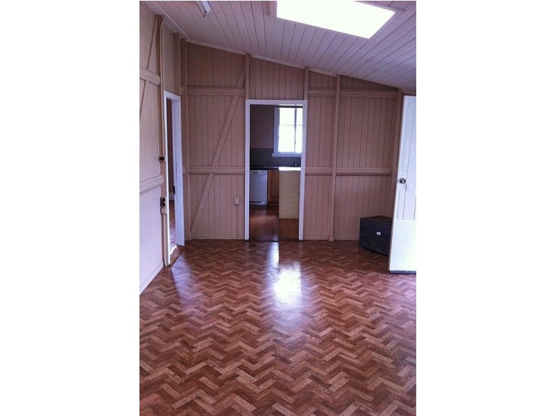 7 Loam Street, Dalby QLD 4405