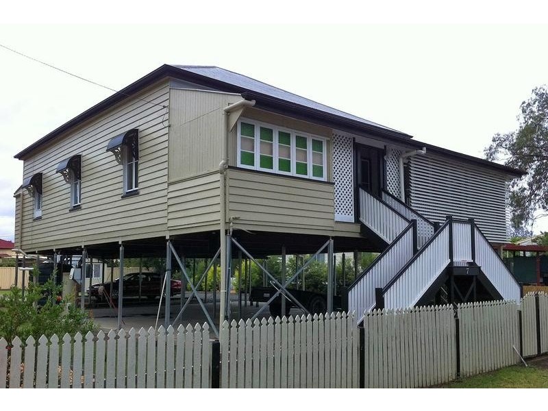 7 Loam Street, Dalby QLD 4405