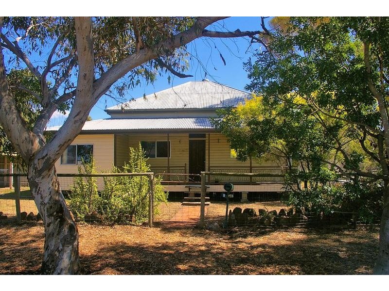 5 Lloyd Street, Dalby QLD 4405